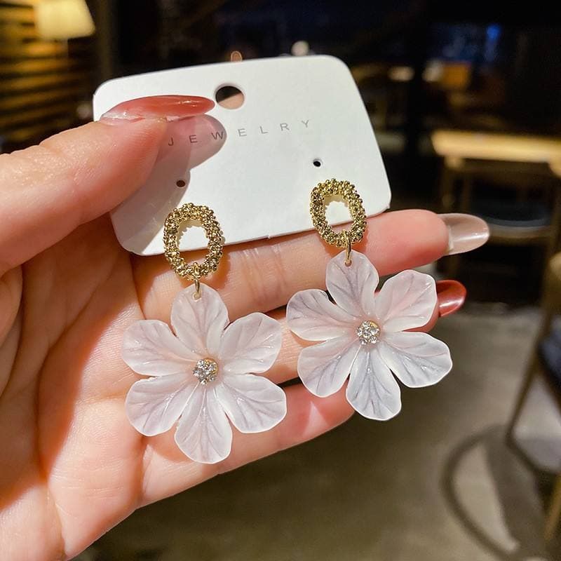 Korean White Blossom Flower Drop Earrings for Women 🌸