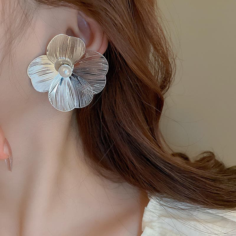 Silver Bloom Pearl Flower Statement Earrings for Women 🌸🤍