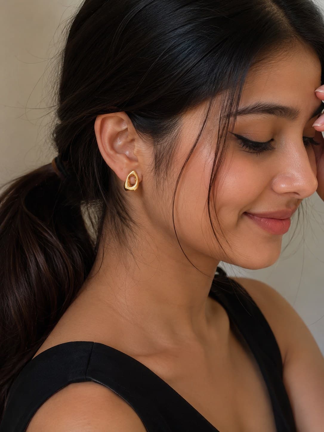 Sculpted Gold Oval Stud Earrings